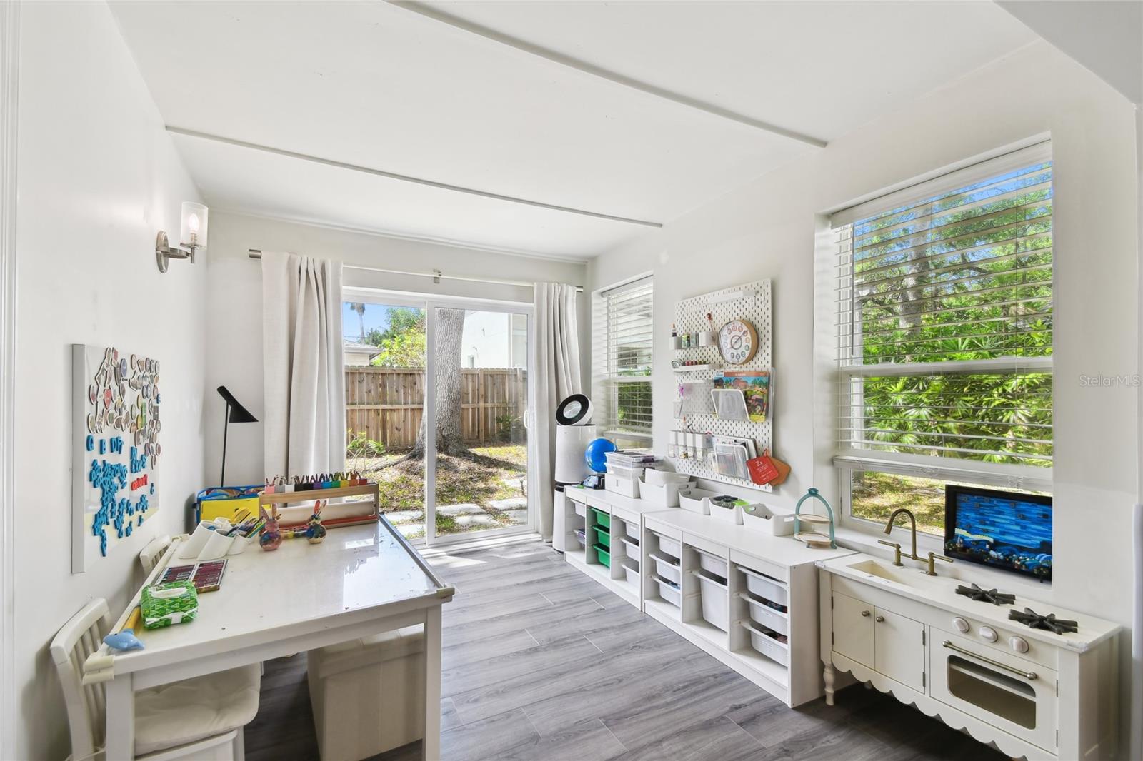 3202 W COACHMAN AVE, TAMPA, FL, 33611