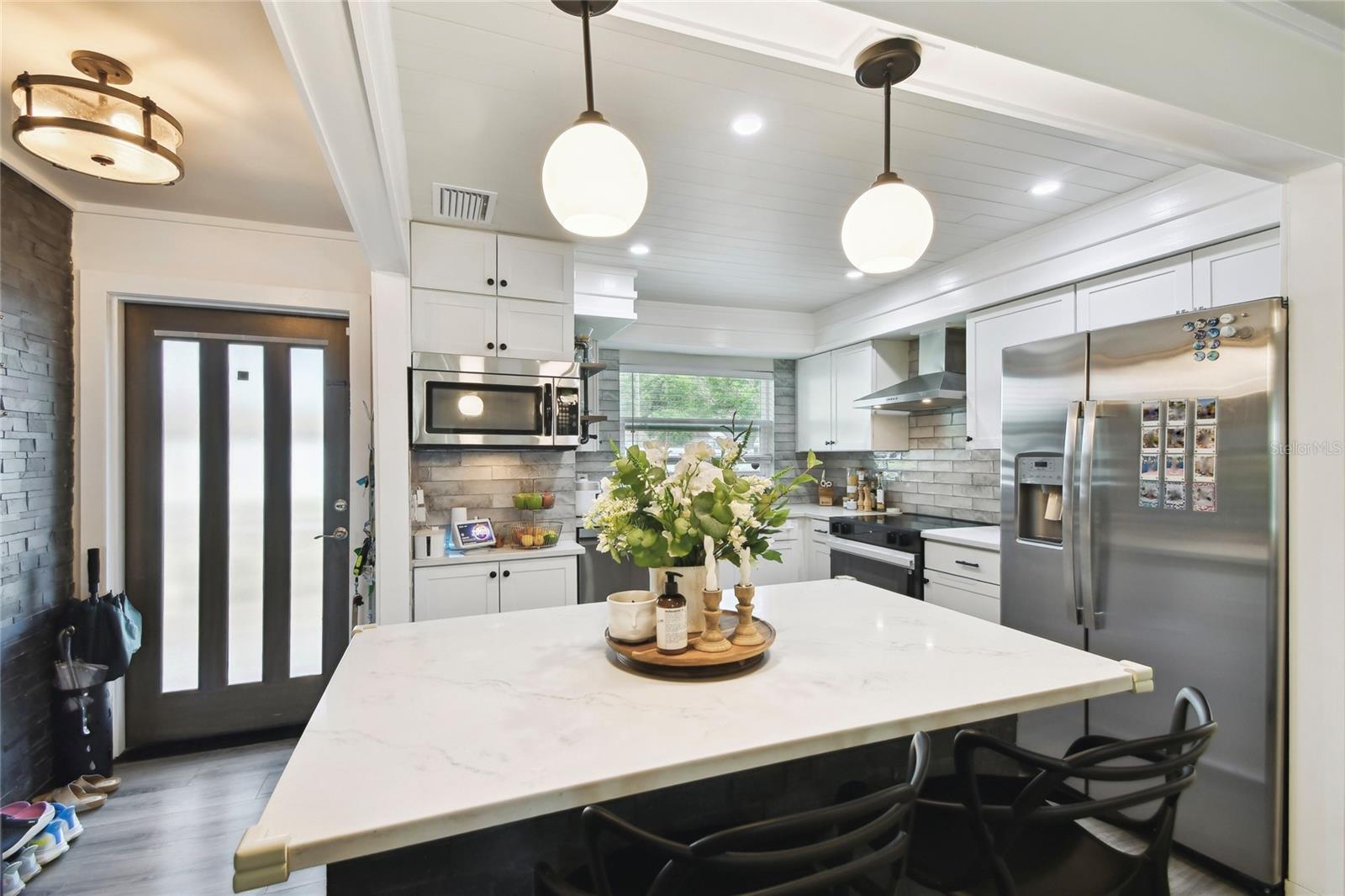 3202 W COACHMAN AVE, TAMPA, FL, 33611