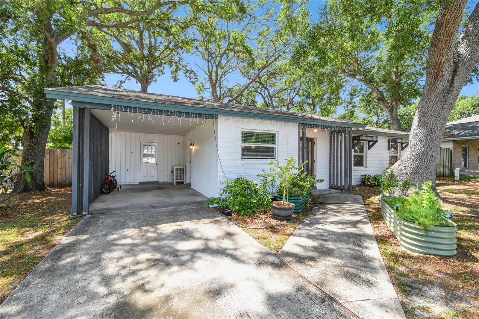 3202 W COACHMAN AVE, TAMPA, FL, 33611