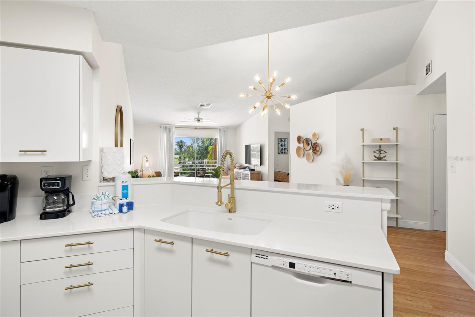 6131 BAHIA DEL MAR BLVD #240, ST PETERSBURG, FL, 33715