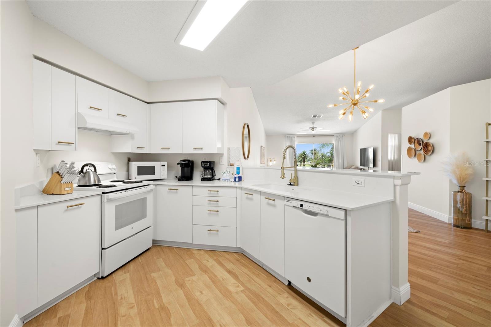 6131 BAHIA DEL MAR BLVD #240, ST PETERSBURG, FL, 33715