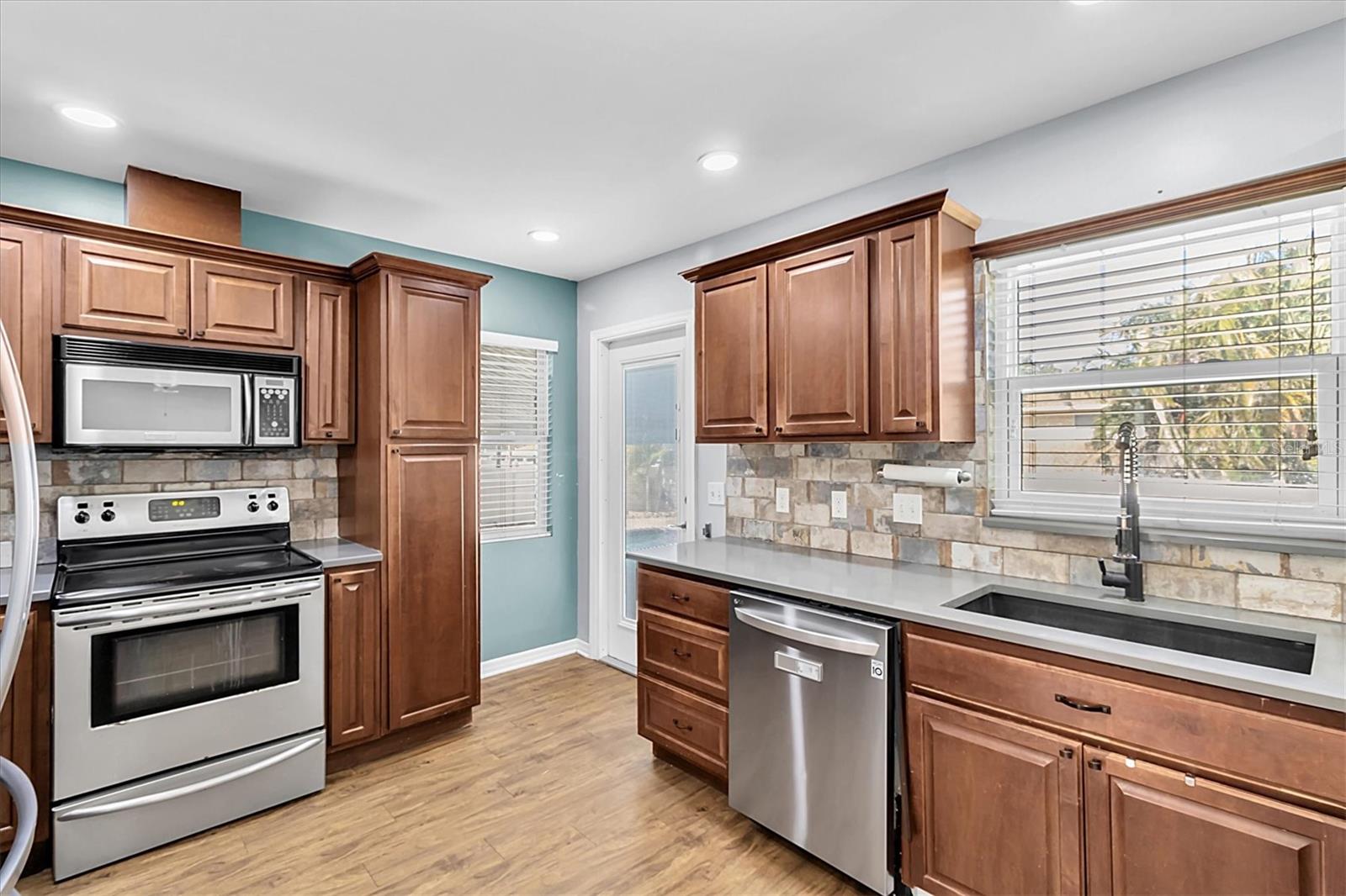 8580 139TH LN, SEMINOLE, FL, 33776