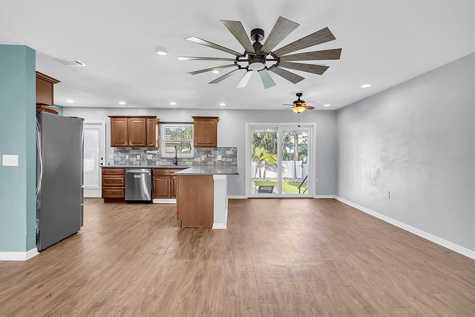 8580 139TH LN, SEMINOLE, FL, 33776