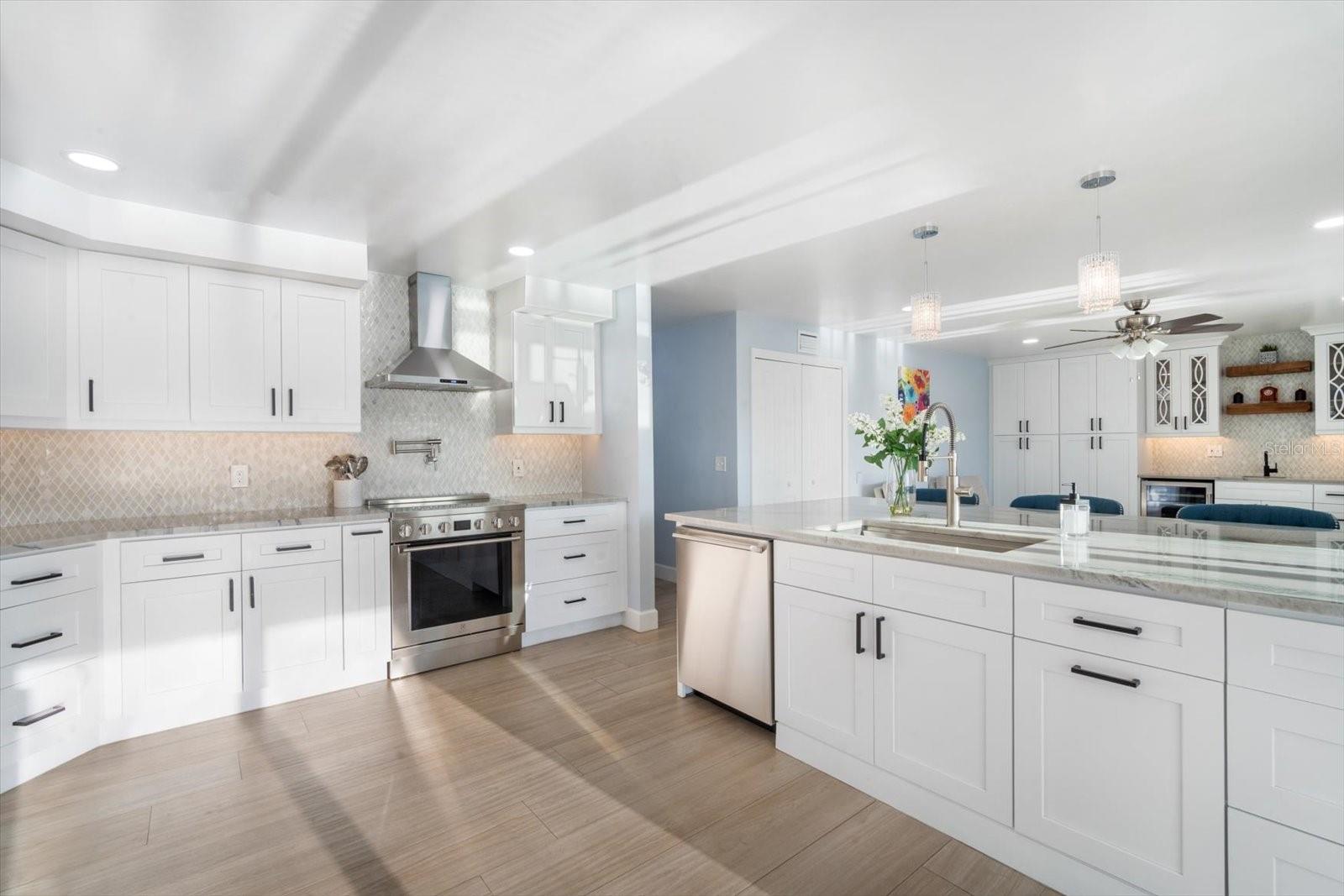 744 SPANISH MAIN DR, APOLLO BEACH, FL, 33572