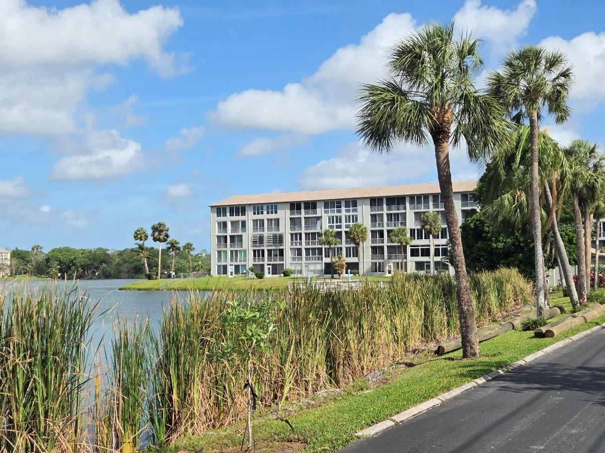 3368 LAKE BAYSHORE DR #217 BUILDING P, BRADENTON, FL, 34205