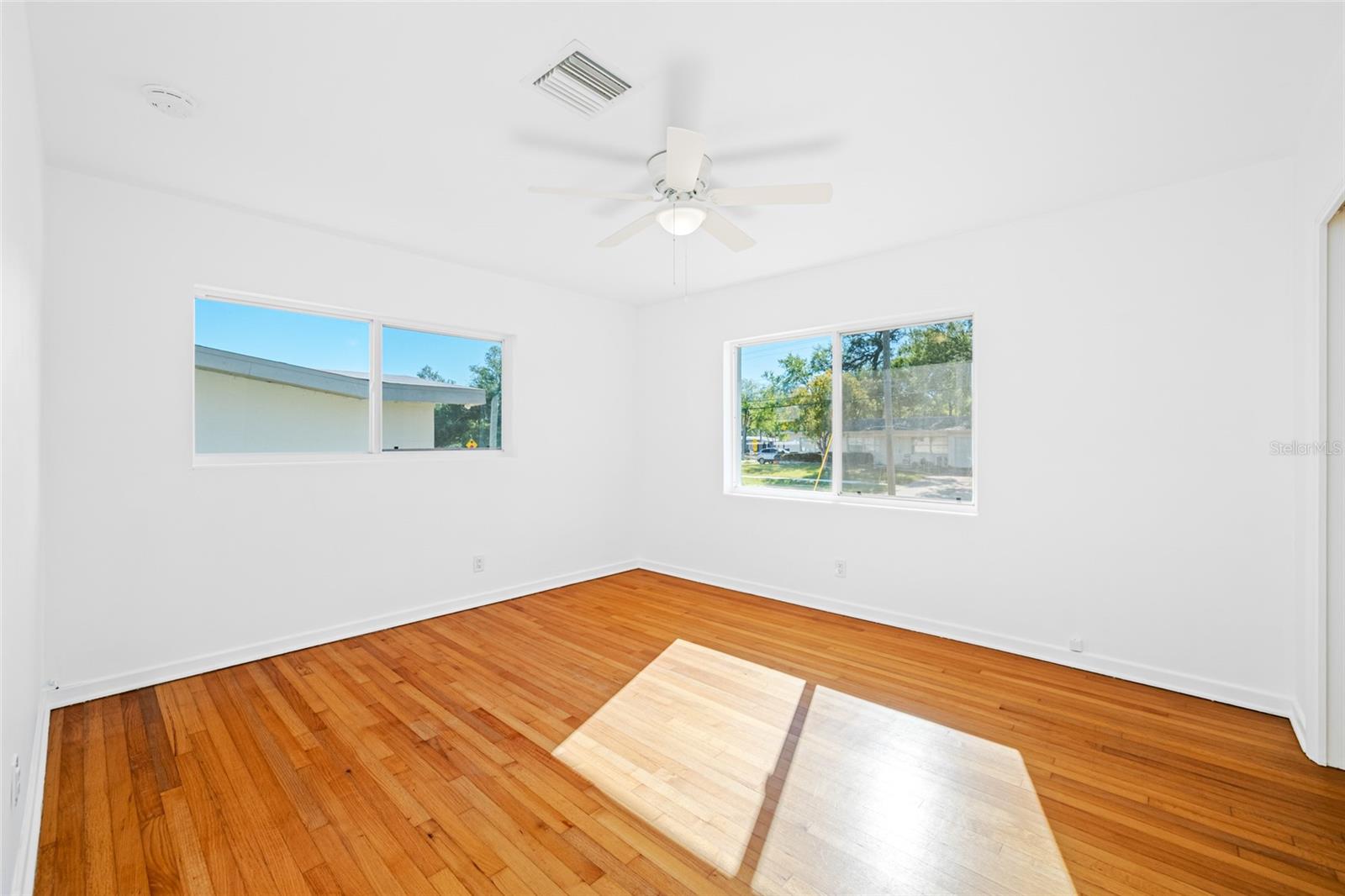 1431 KINGS HWY, CLEARWATER, FL, 33755