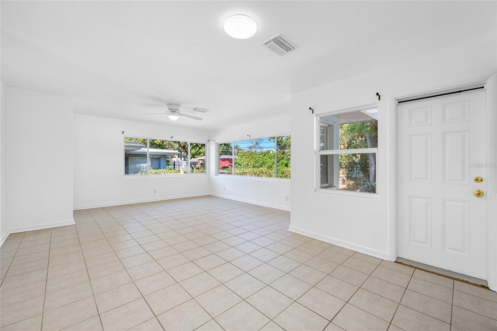 1431 KINGS HWY, CLEARWATER, FL, 33755