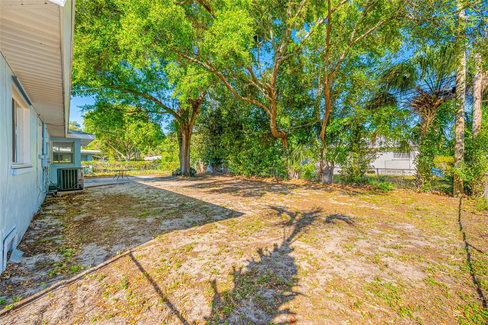 1431 KINGS HWY, CLEARWATER, FL, 33755