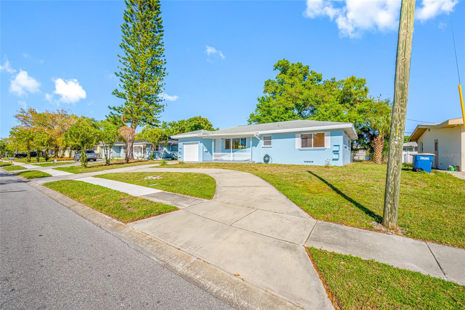 1431 KINGS HWY, CLEARWATER, FL, 33755