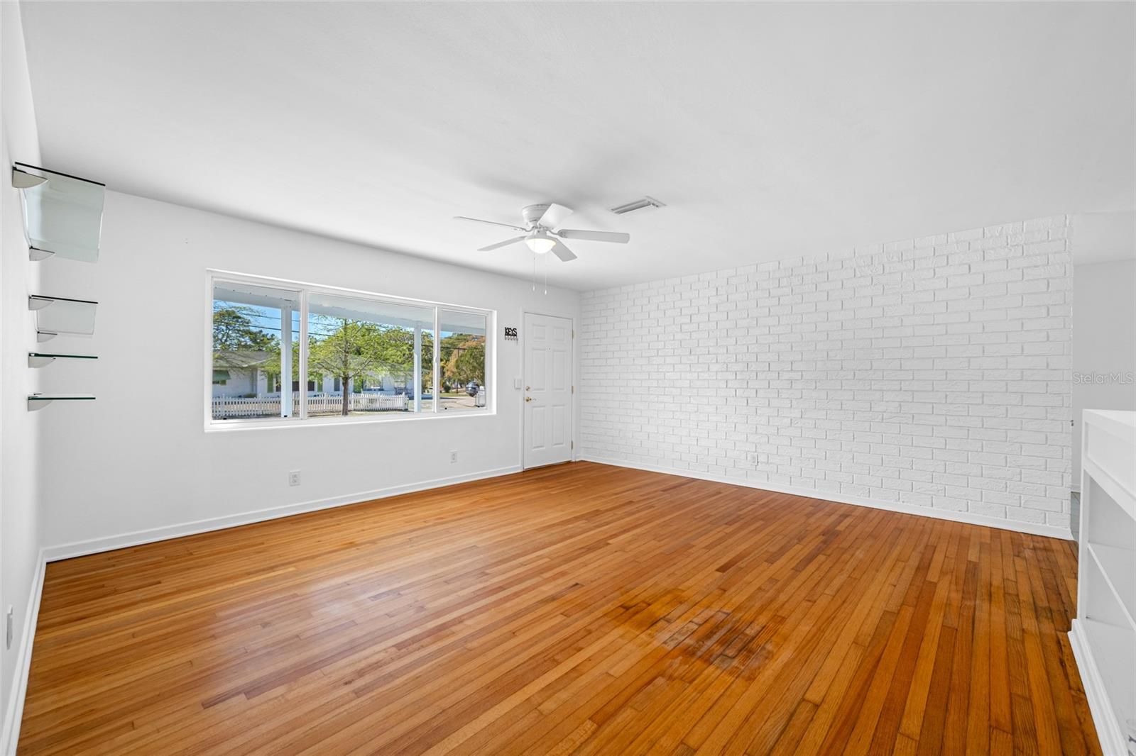 1431 KINGS HWY, CLEARWATER, FL, 33755
