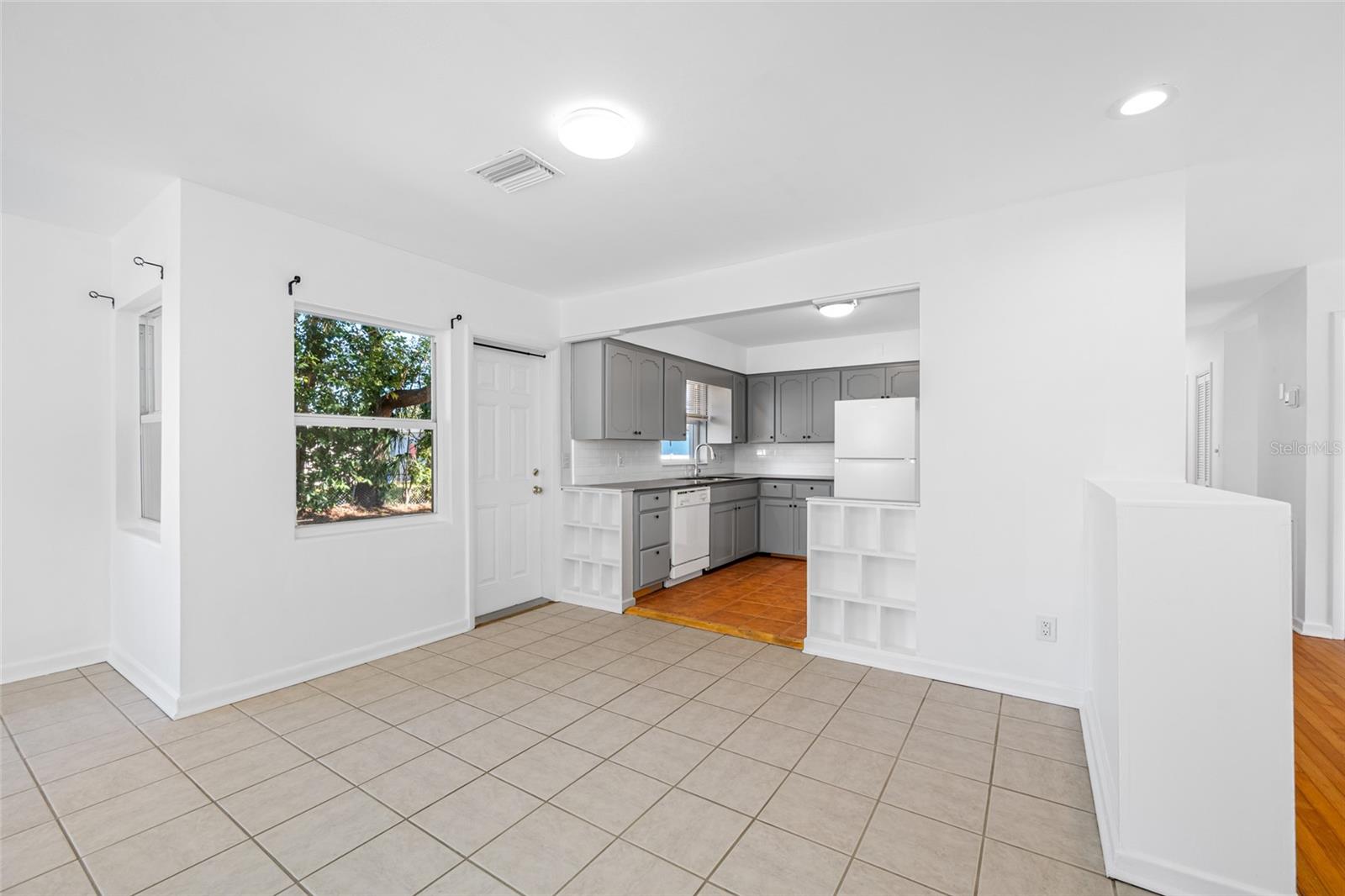 1431 KINGS HWY, CLEARWATER, FL, 33755
