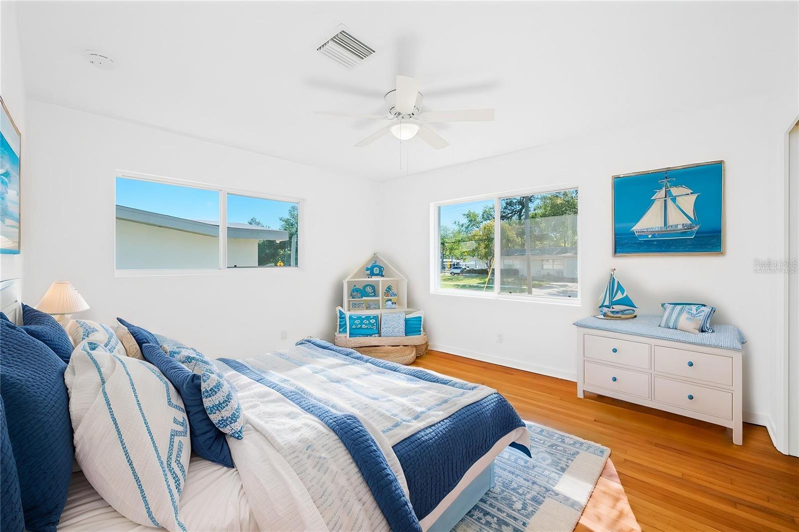 1431 KINGS HWY, CLEARWATER, FL, 33755