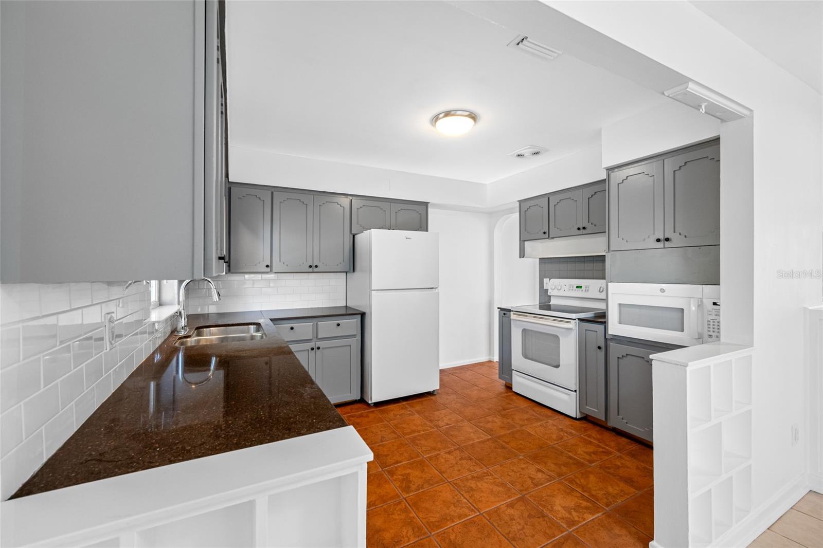 1431 KINGS HWY, CLEARWATER, FL, 33755
