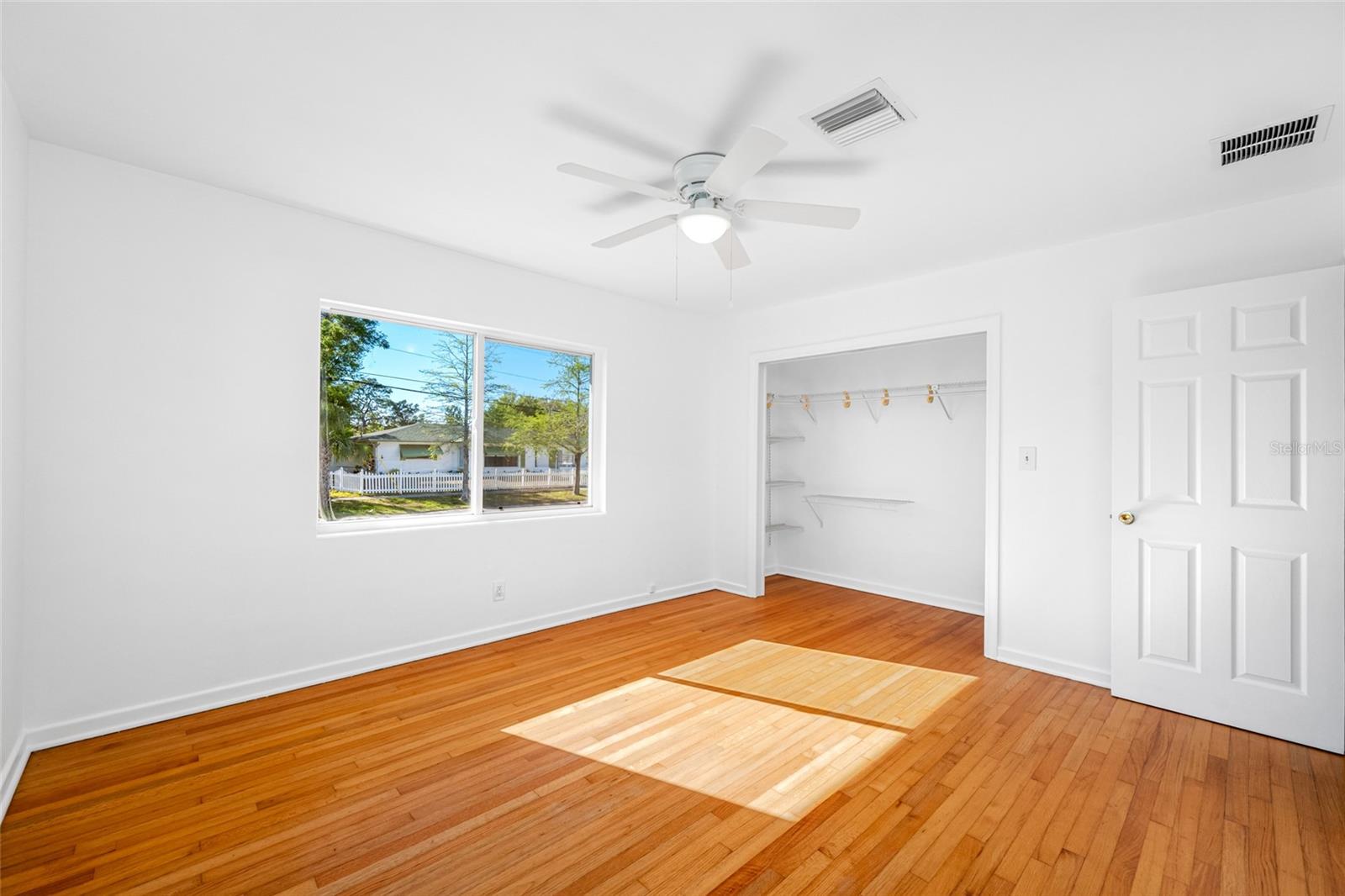 1431 KINGS HWY, CLEARWATER, FL, 33755