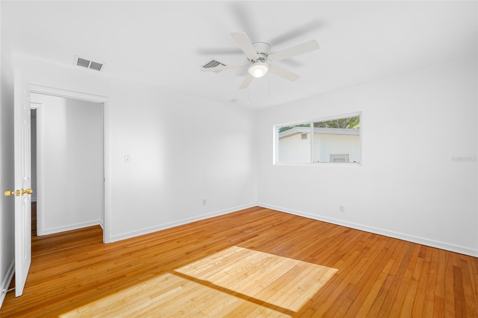 1431 KINGS HWY, CLEARWATER, FL, 33755