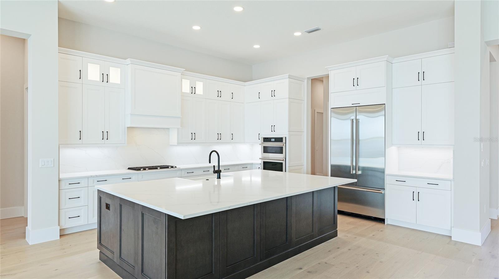 600 BLUE SHELL LOOP, SARASOTA, FL, 34240