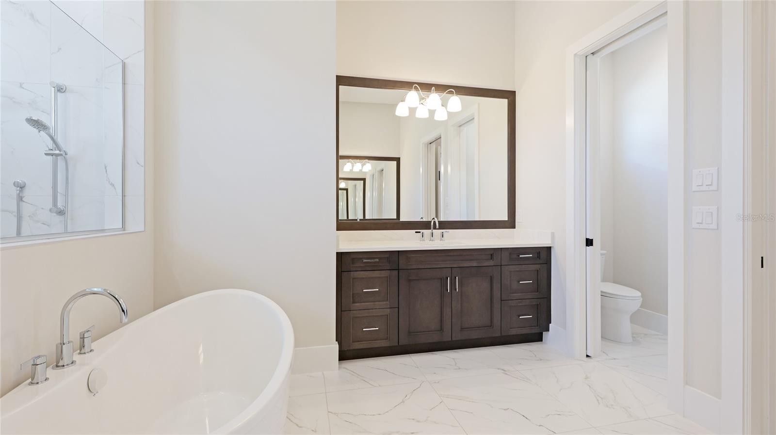 600 BLUE SHELL LOOP, SARASOTA, FL, 34240