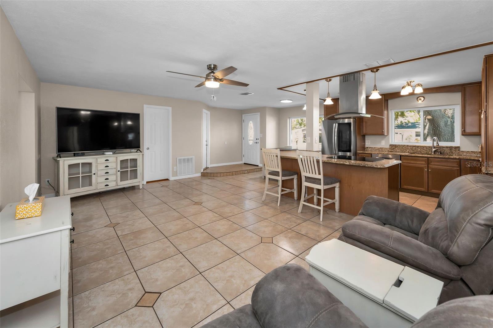 13970 MONTEGO DR, SEMINOLE, FL, 33776