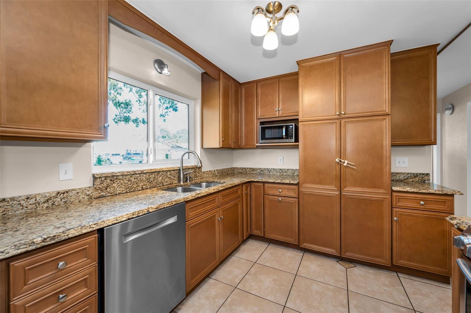 13970 MONTEGO DR, SEMINOLE, FL, 33776