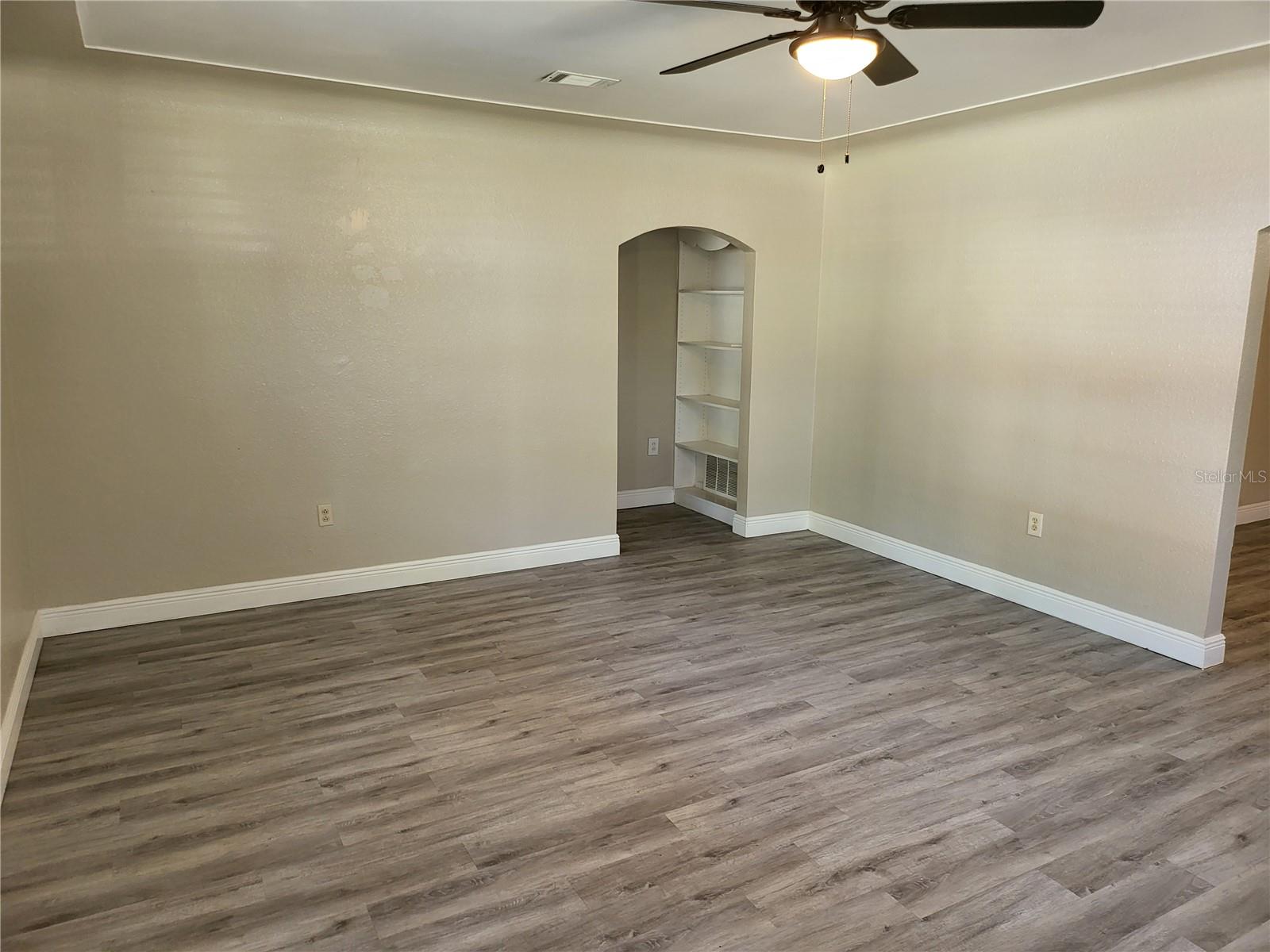 606 NW 1ST AVE, MULBERRY, FL, 33860