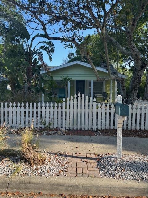 119 E CEDAR ST, TARPON SPRINGS, FL, 34689