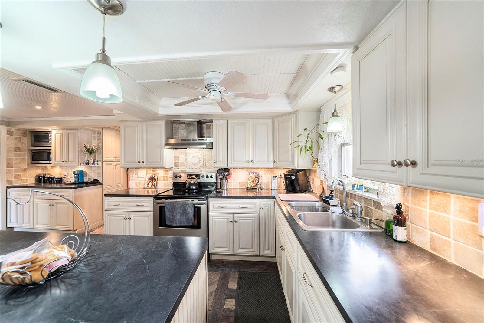 6821 TIERRA VERDE ST, PORT RICHEY, FL, 34668