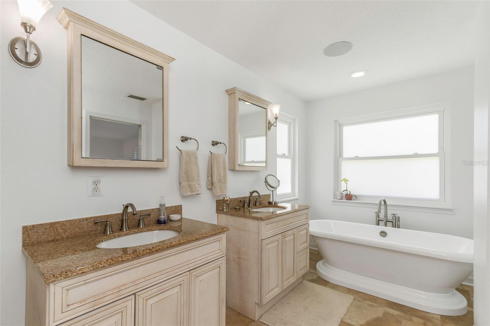 6015 S ELKINS AVE, TAMPA, FL, 33611