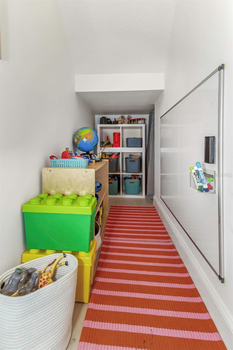 6015 S ELKINS AVE, TAMPA, FL, 33611