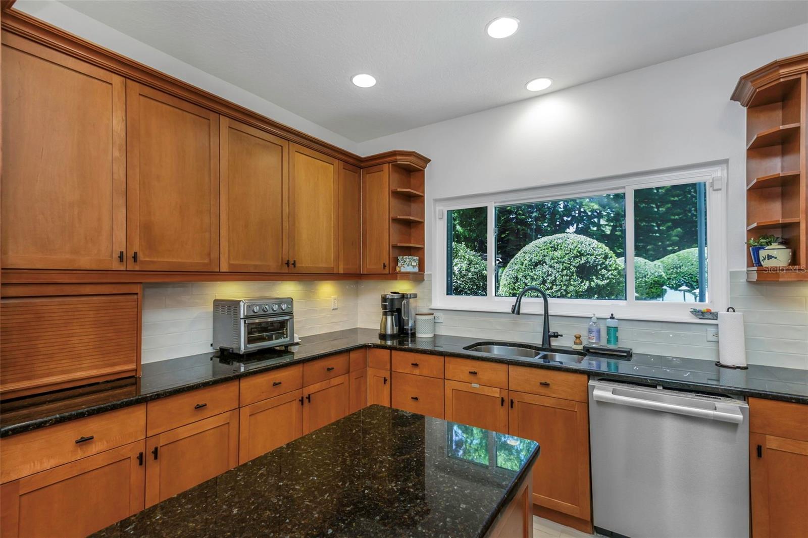 6015 S ELKINS AVE, TAMPA, FL, 33611