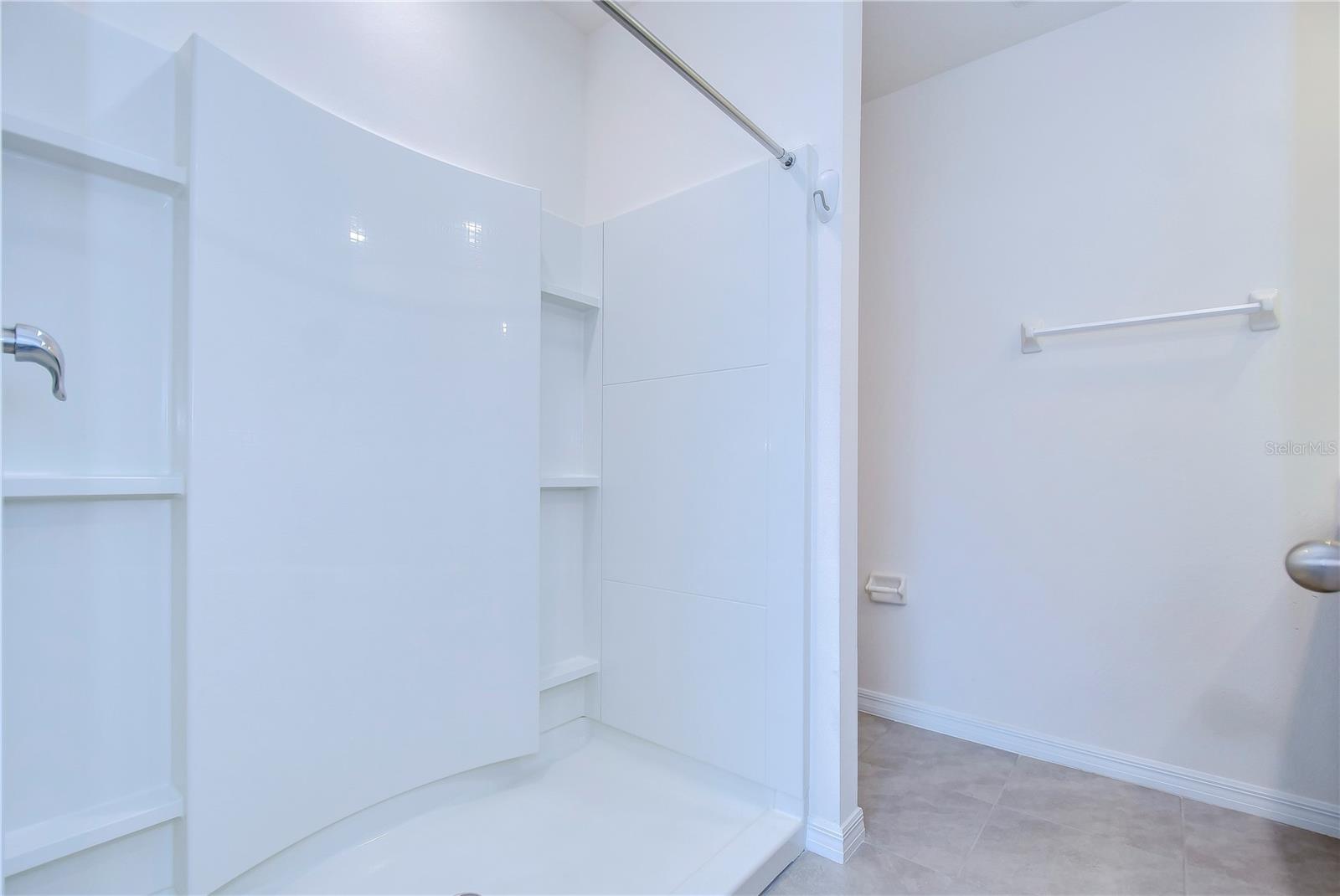 5460 WARRINGTON TOWN PATH, WESLEY CHAPEL, FL, 33545