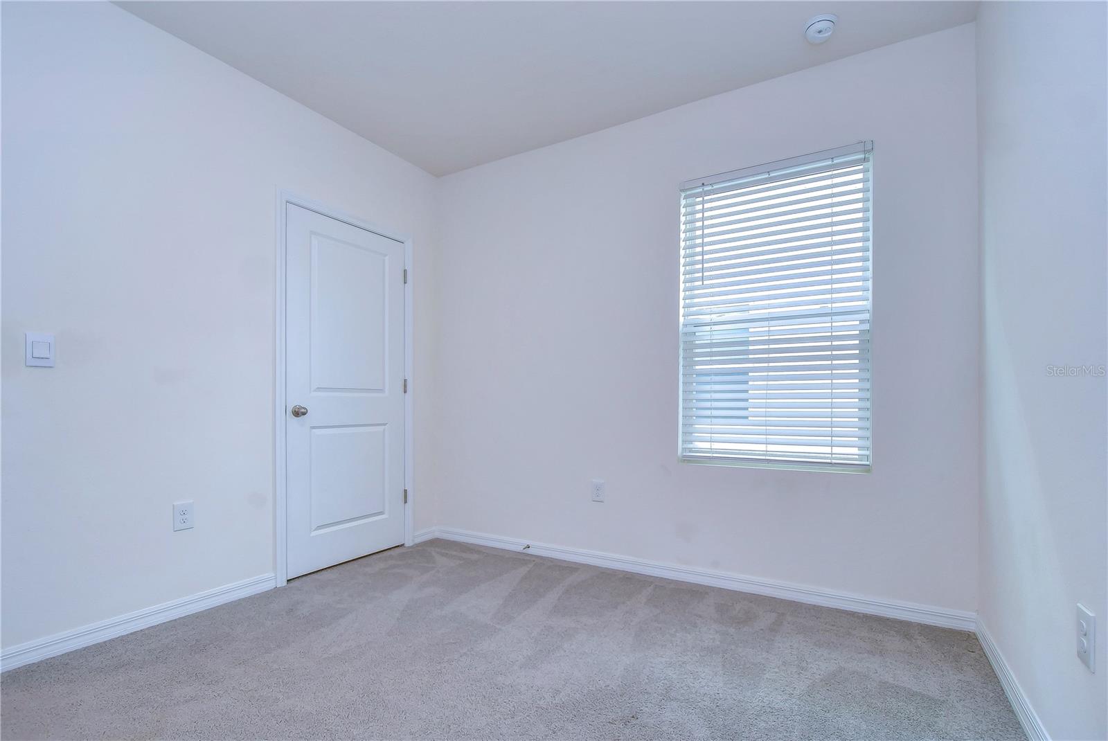 5460 WARRINGTON TOWN PATH, WESLEY CHAPEL, FL, 33545