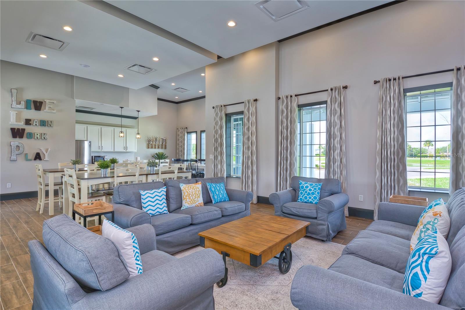 5460 WARRINGTON TOWN PATH, WESLEY CHAPEL, FL, 33545