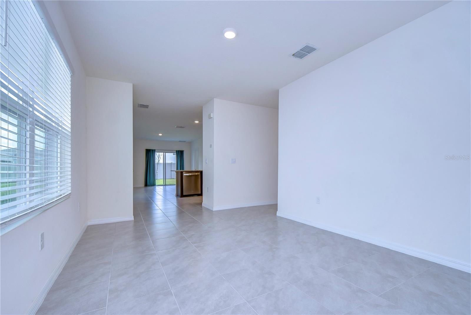 5460 WARRINGTON TOWN PATH, WESLEY CHAPEL, FL, 33545