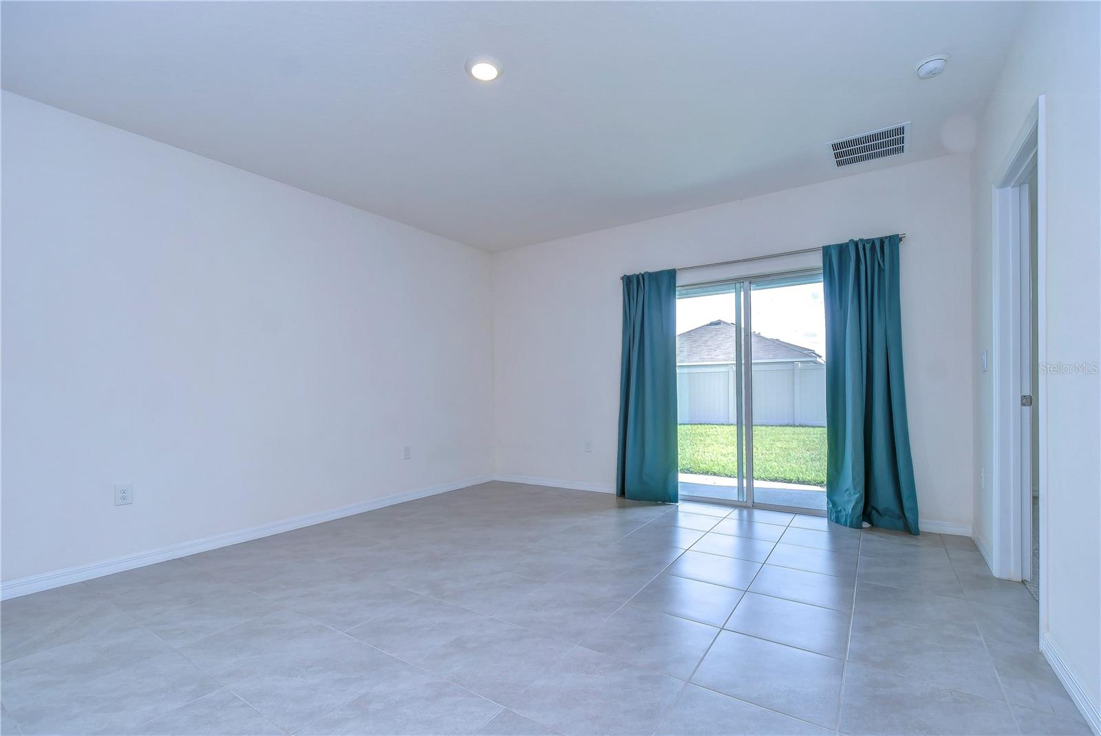 5460 WARRINGTON TOWN PATH, WESLEY CHAPEL, FL, 33545