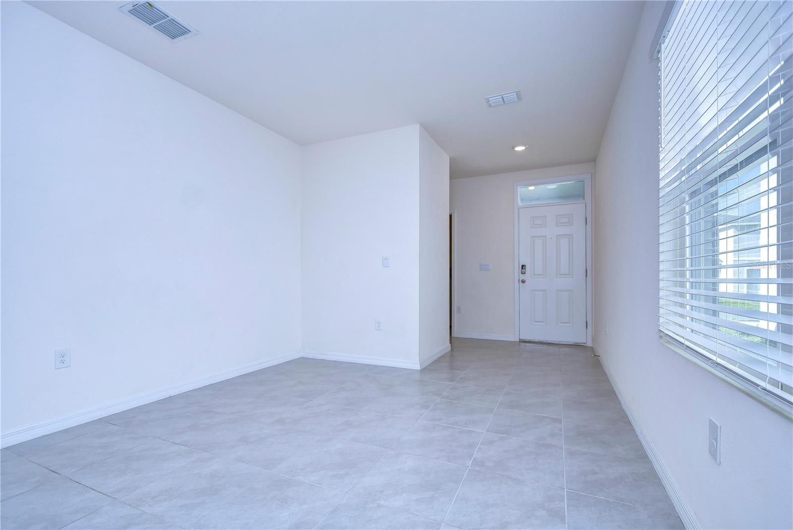 5460 WARRINGTON TOWN PATH, WESLEY CHAPEL, FL, 33545