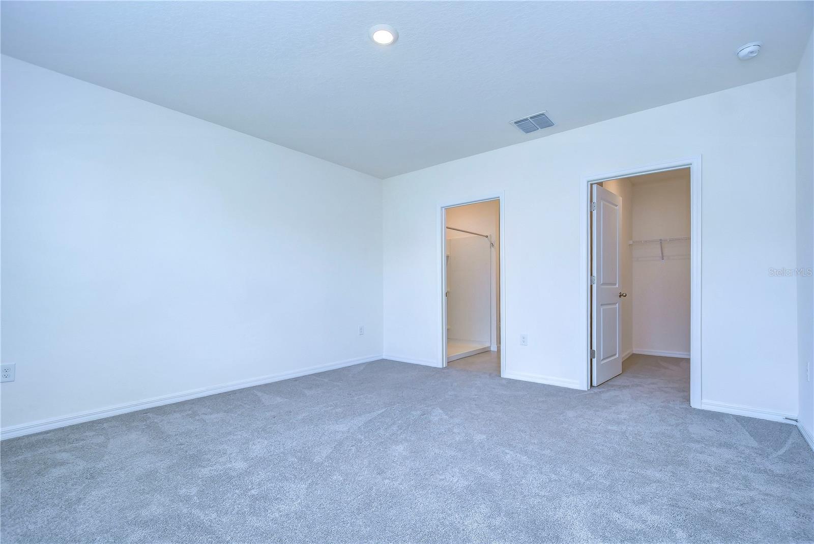 5460 WARRINGTON TOWN PATH, WESLEY CHAPEL, FL, 33545