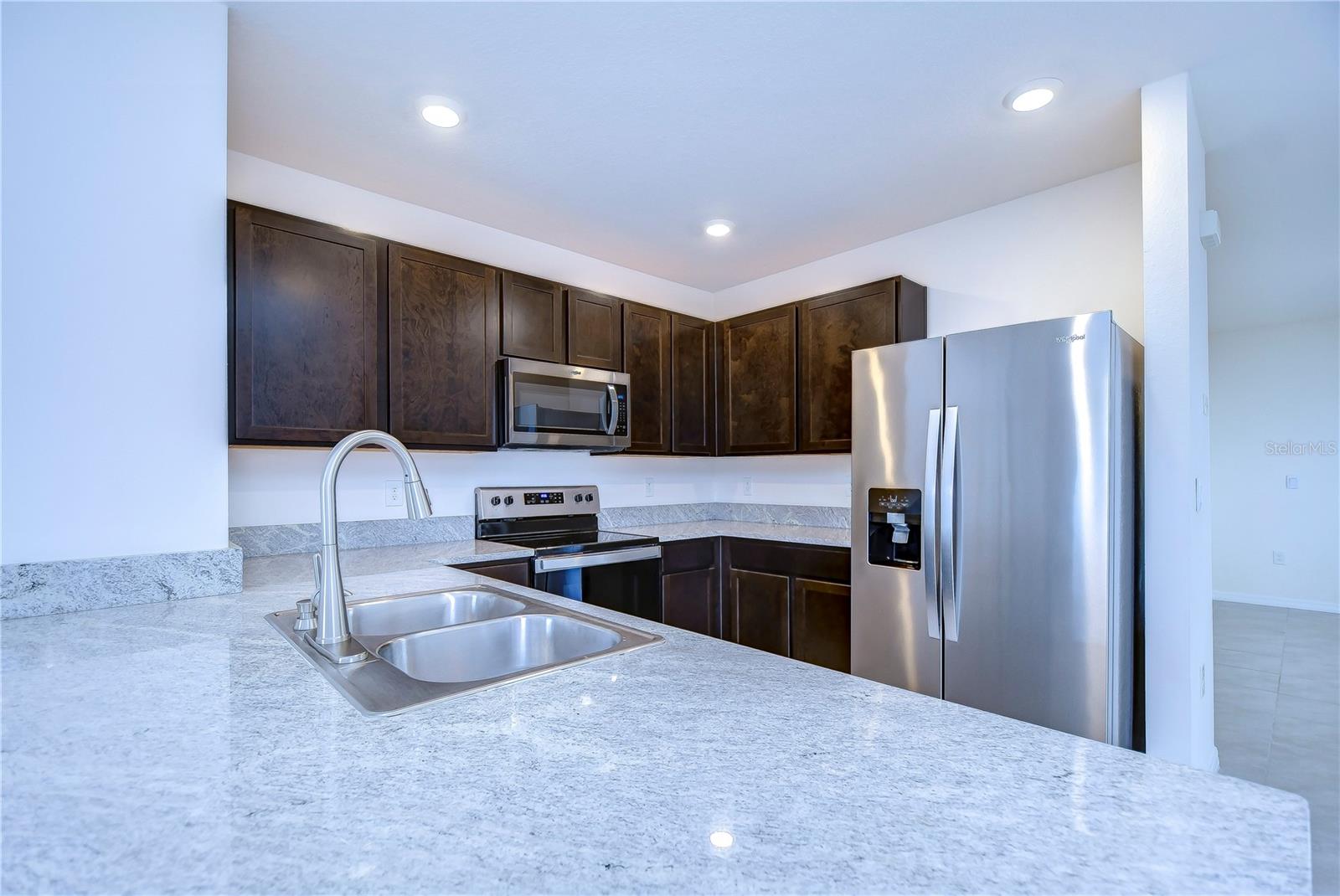 5460 WARRINGTON TOWN PATH, WESLEY CHAPEL, FL, 33545