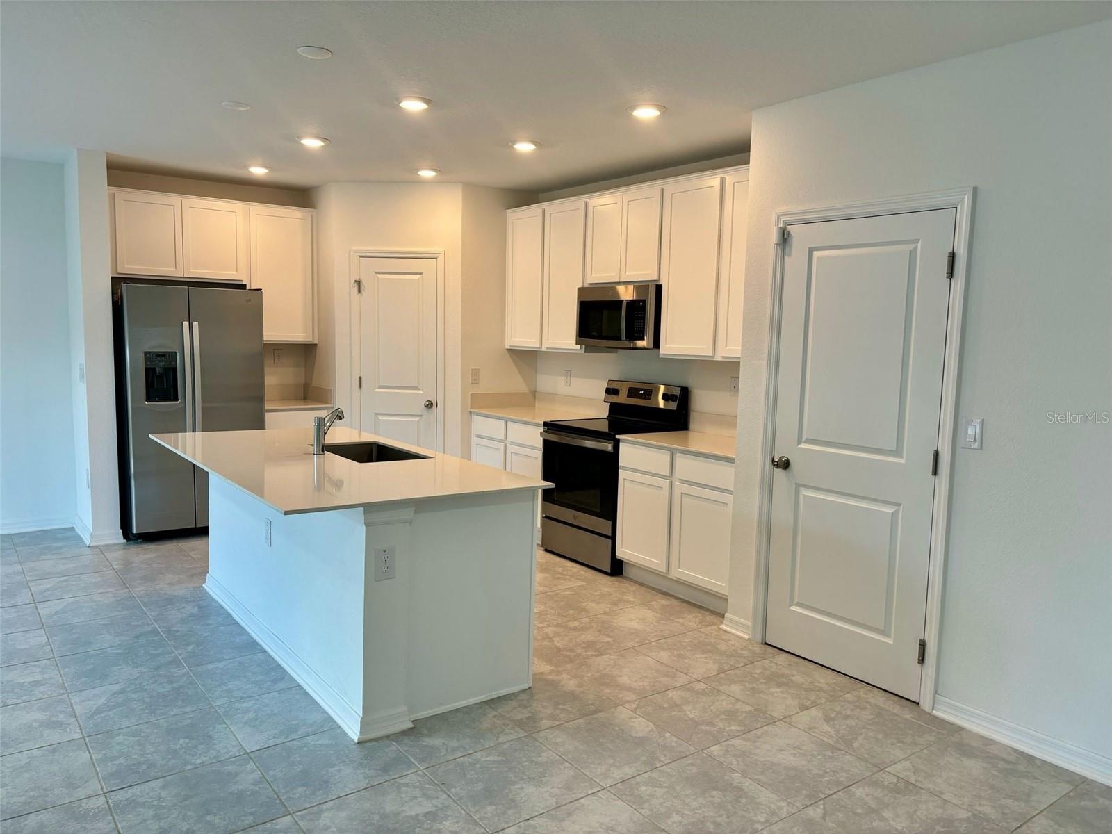 645 BELL PRAIRIE CIR, LAKE WALES, FL, 33859