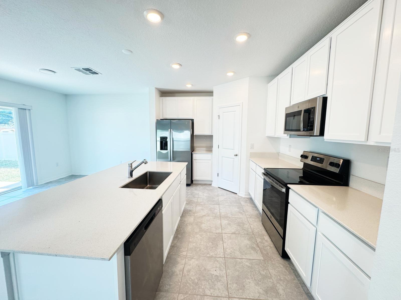 645 BELL PRAIRIE CIR, LAKE WALES, FL, 33859