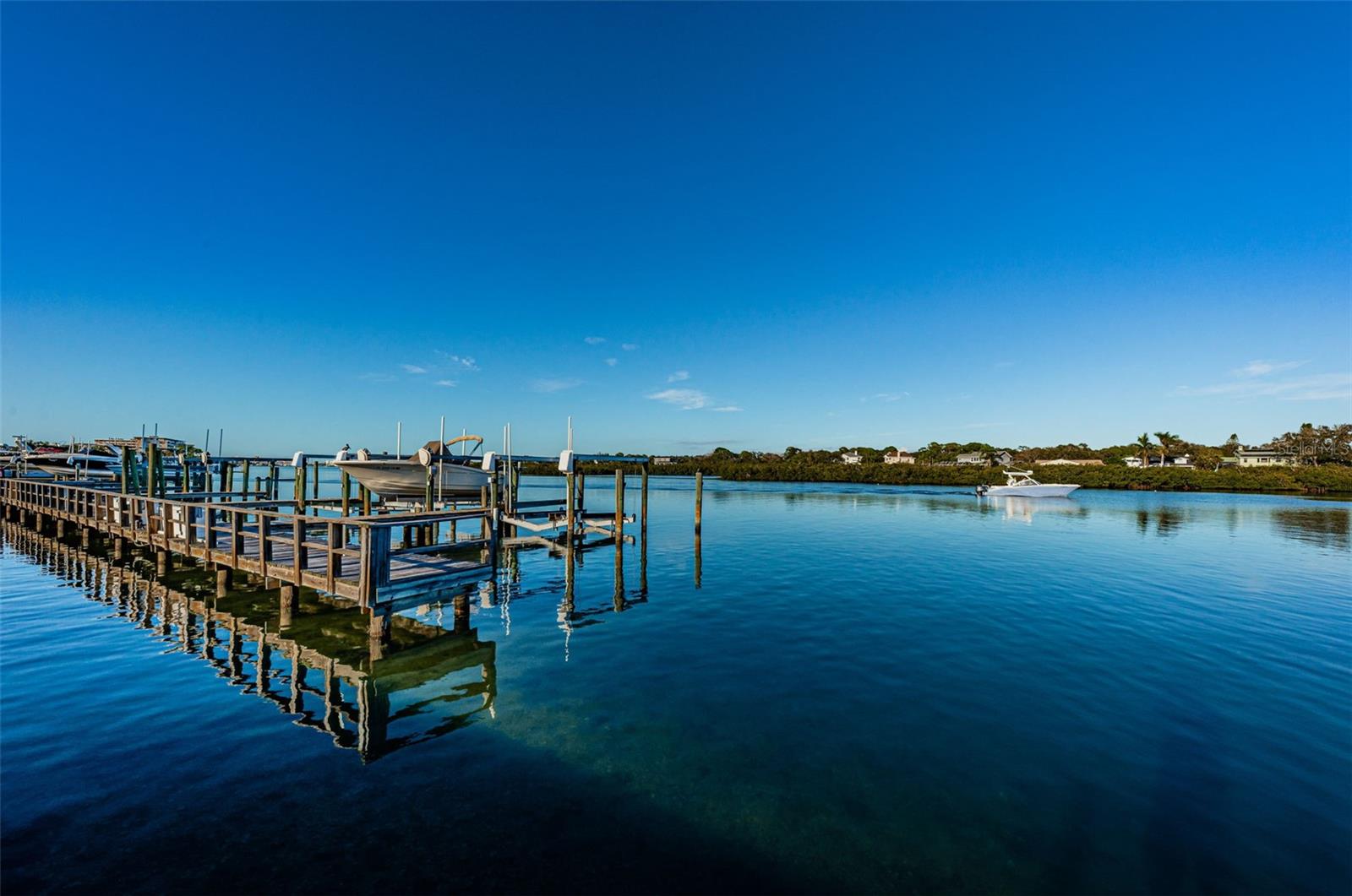 19111 VISTA BAY DR #304, INDIAN SHORES, FL, 33785