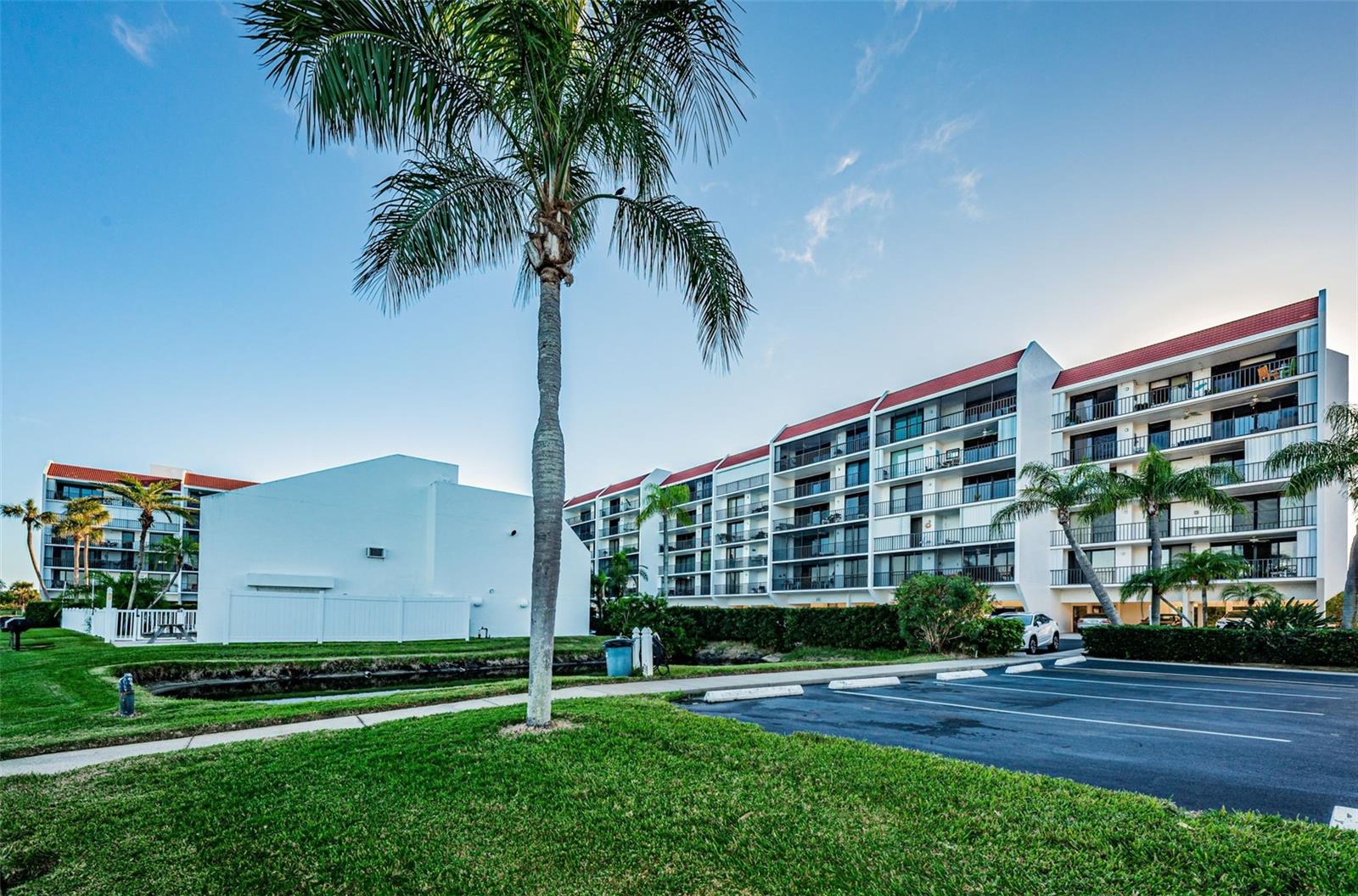 19111 VISTA BAY DR #304, INDIAN SHORES, FL, 33785
