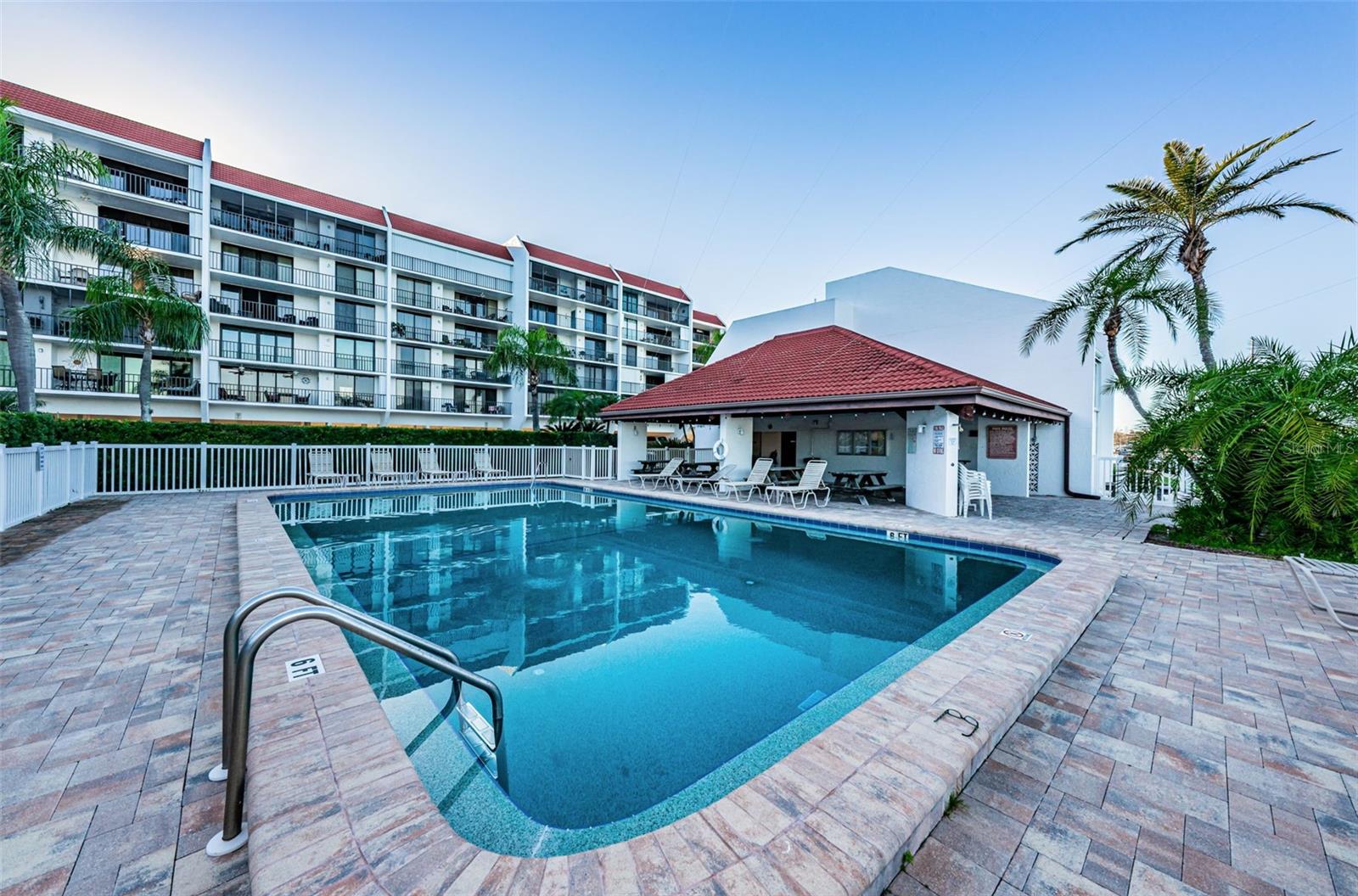 19111 VISTA BAY DR #304, INDIAN SHORES, FL, 33785