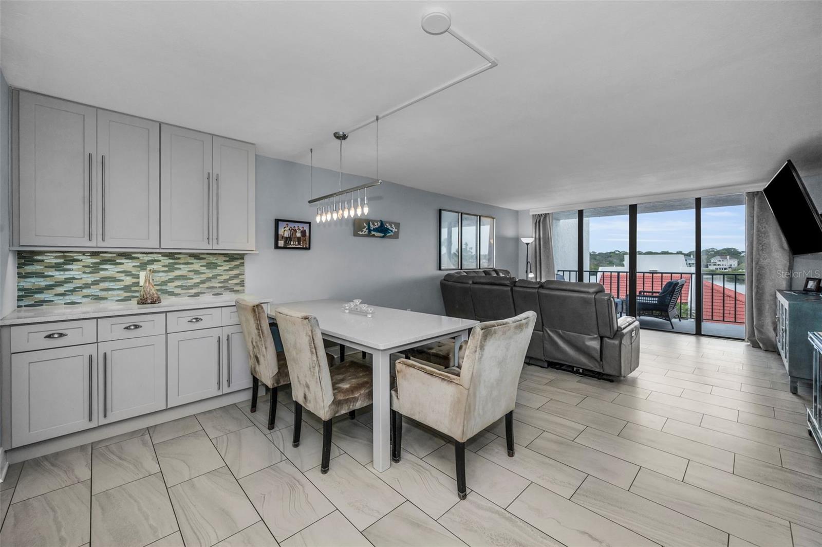 19111 VISTA BAY DR #304, INDIAN SHORES, FL, 33785