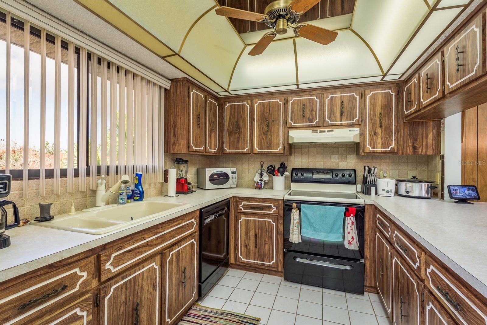 9910 EAGLES POINT CIR #3, PORT RICHEY, FL, 34668