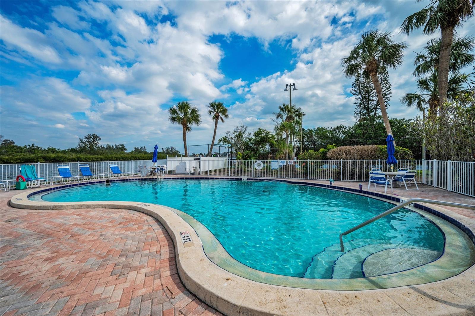 18325 GULF BLVD #509, REDINGTON SHORES, FL, 33708