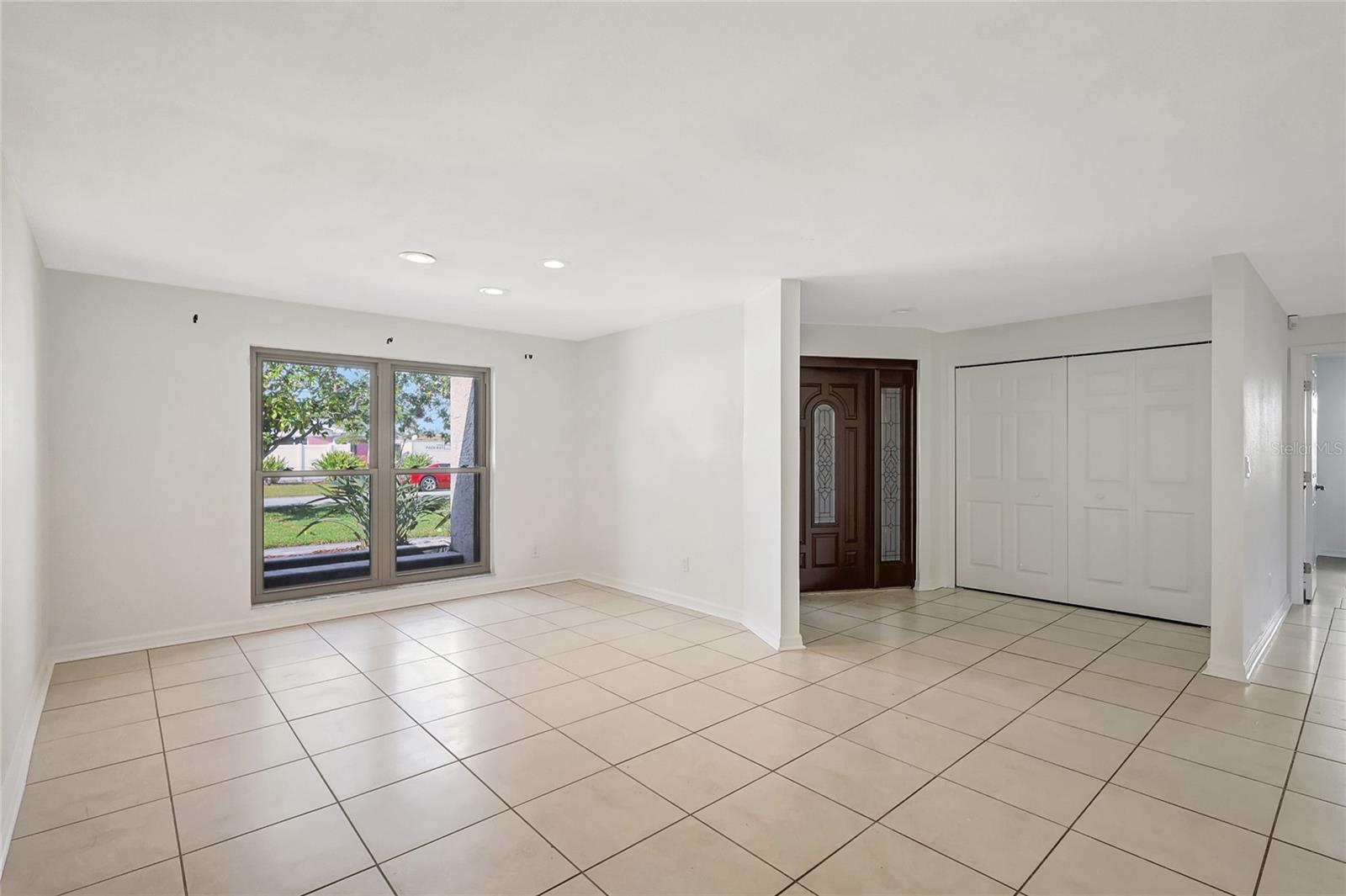 3901 E EDEN ROC CIR, TAMPA, FL, 33634