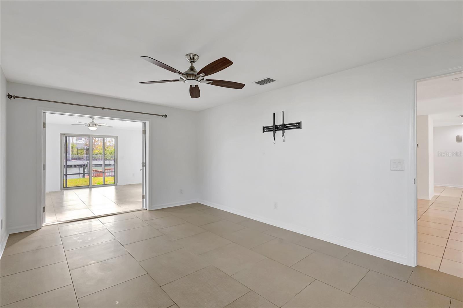 3901 E EDEN ROC CIR, TAMPA, FL, 33634