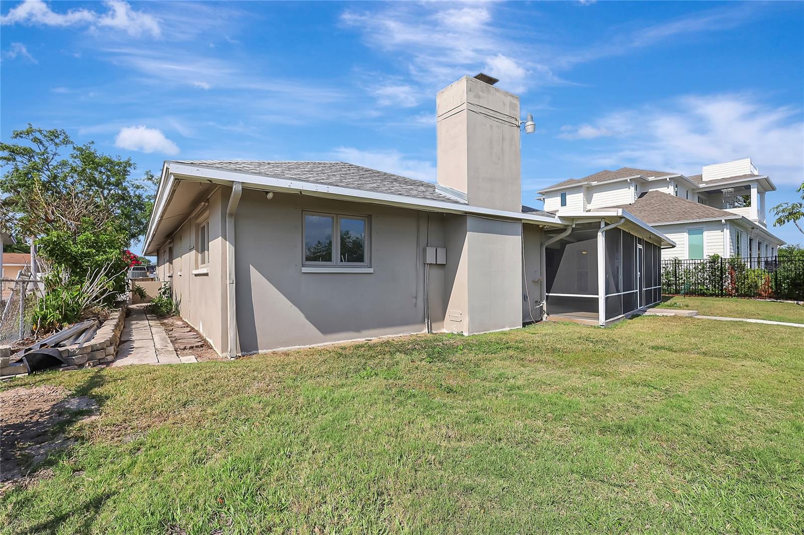 3901 E EDEN ROC CIR, TAMPA, FL, 33634