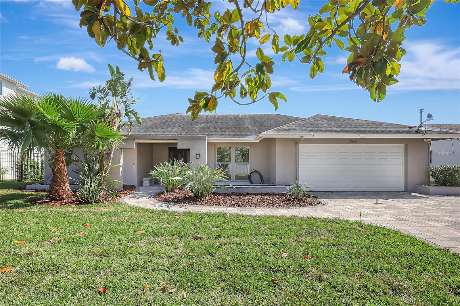 3901 E EDEN ROC CIR, TAMPA, FL, 33634