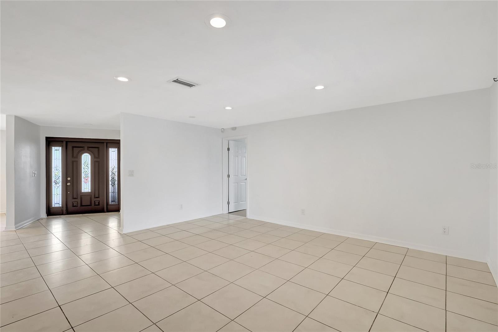 3901 E EDEN ROC CIR, TAMPA, FL, 33634
